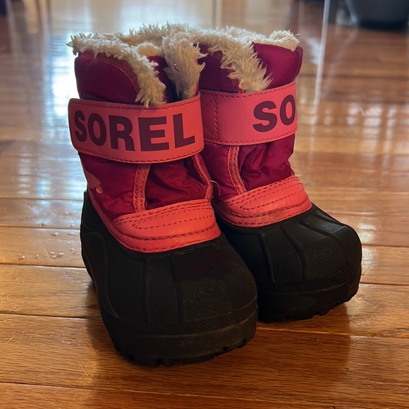Sorel toddler snow boots - Picture 2 of 6